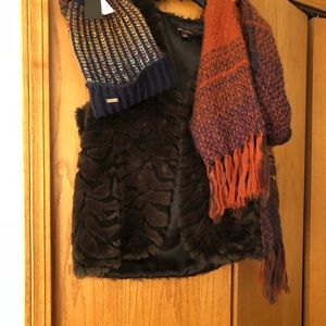 Dana  Buchman faux fur vest